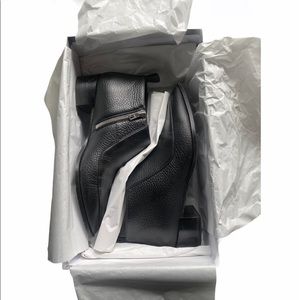 EVERLANE Italy Boss Bootie Ankle Black Leather